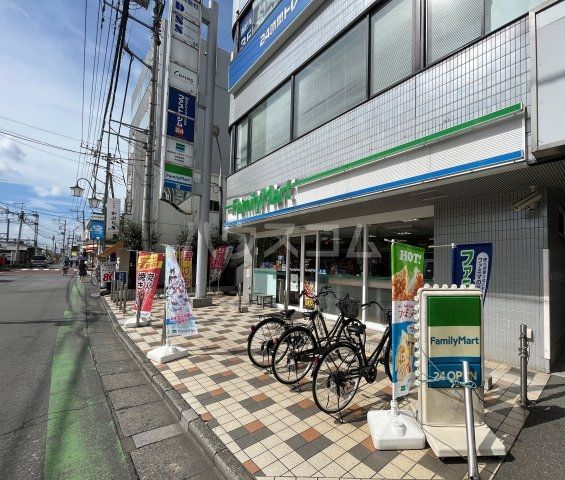 コンビニ　ファミリーマート西所沢駅前店（コンビニ）まで141m
