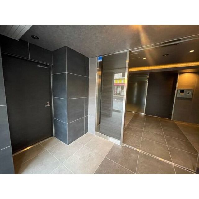 エントランス　エントランス