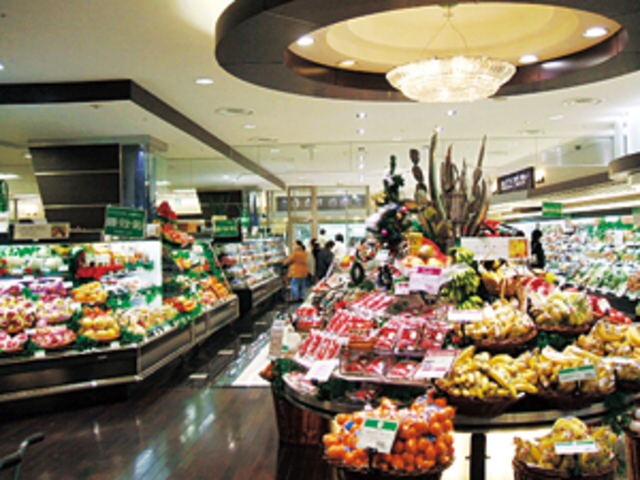 スーパー　OdakyuOX成城店（スーパー）まで829m