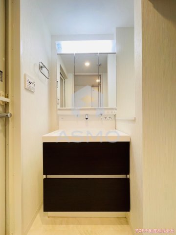 洗面設備　同マンション別部屋　参考写真