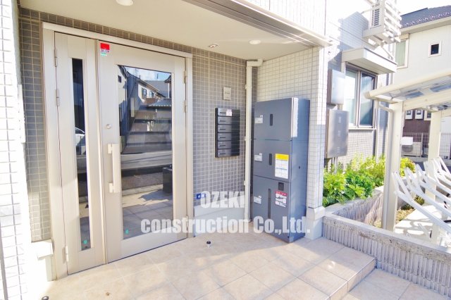 エントランス　弊社ホームページに写真がたくさんあります♪