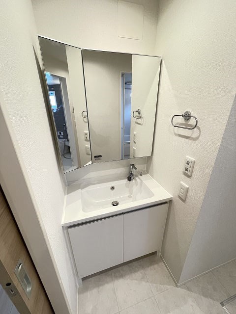 洗面設備　広い洗面スペース