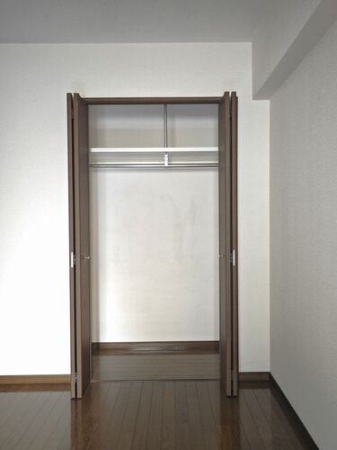 収納　洋室6.3畳のクロゼット