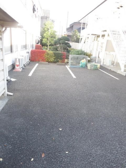 駐車場　～駐車スペースだってあるんです～