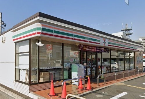 コンビニ　セブン－イレブン　野洲市役所前店（コンビニ）まで300m