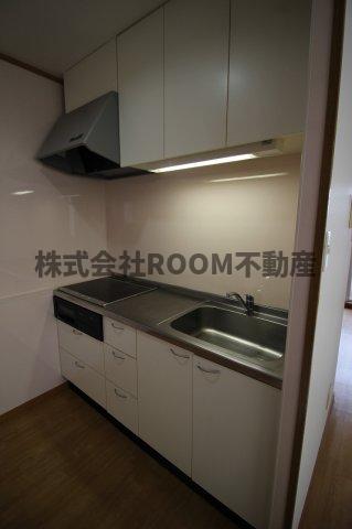 キッチン　コンパクトなキッチンで掃除もラクラク