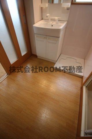 洗面設備　脱衣スペースもあります