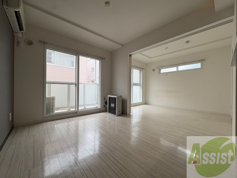 居室・リビング　広々としたリビングですね。使い勝手がよさそうですね！