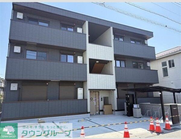 建物外観　駐車場
