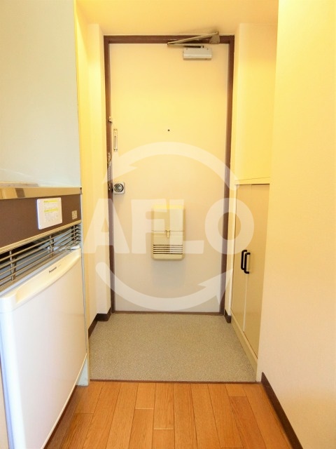 玄関　コーポ丸松　玄関