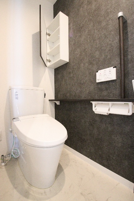 トイレ　※別室の参考写真の為、現況優先です。