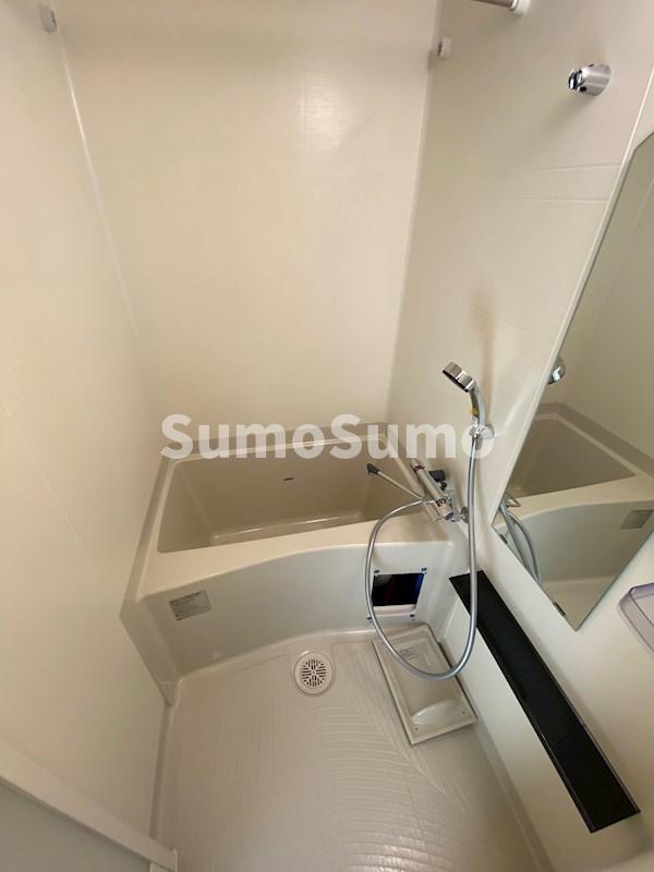 バス・シャワールーム　コンパクトで使いやすいお風呂です