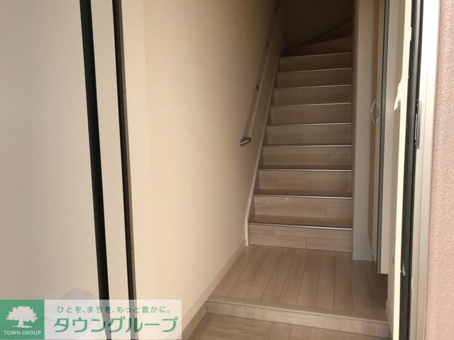 玄関　お問合せはタウンハウジングまで！※現地待合わせ相談可能