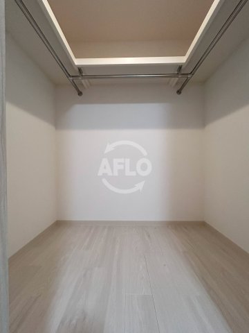 収納　シークレフ北浜　ウォークインクローゼット