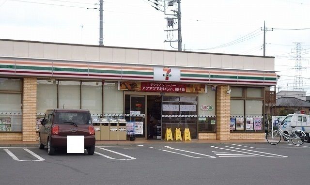 コンビニ　セブンイレブン（コンビニ）まで500m