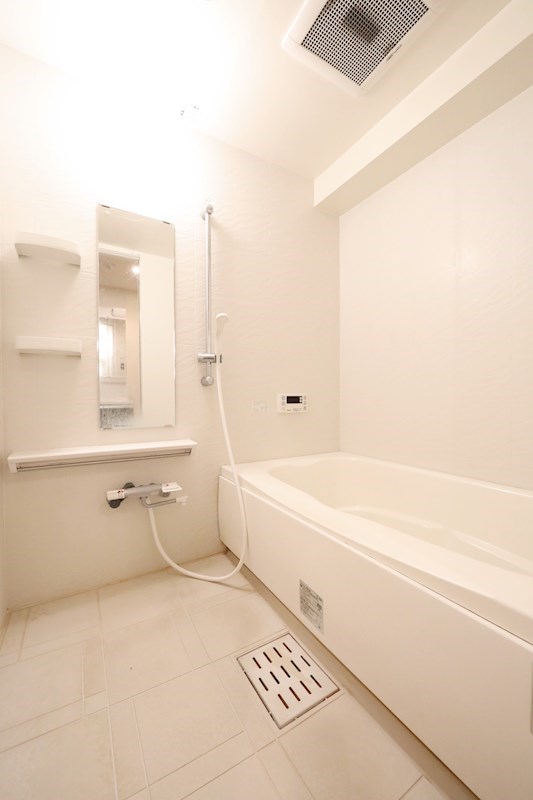 バス・シャワールーム　バスルーム