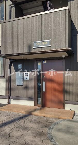 エントランス　ゆとりのあるエントランスです