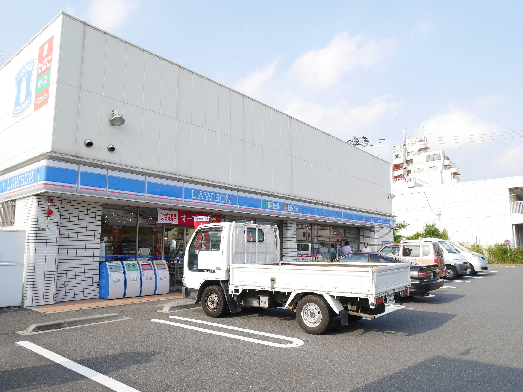 コンビニ　ローソン 保木間三丁目店（コンビニ）まで211m