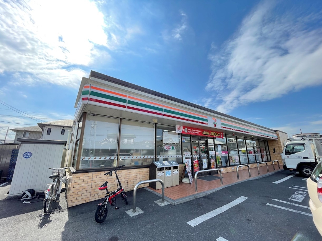 コンビニ　セブンイレブン 足立保木間3丁目店（コンビニ）まで378m