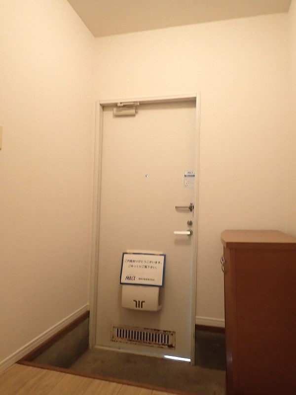 玄関　※別部屋参考写真※