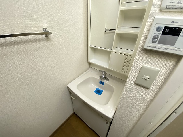 洗面設備　コンパクトで使いやすい洗面所