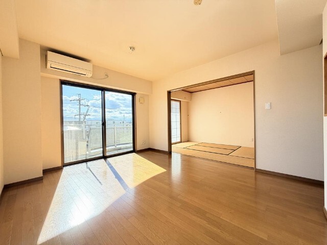 居室・リビング　同物件別室のイメージ写真