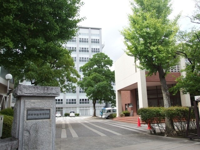 高校・高専　人間環境大学附属岡崎学園高等学校（高校・高専）まで218m