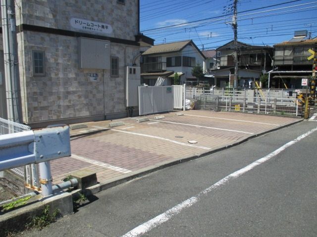駐車場　～お車はこちらにとめれます～