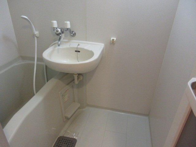 バス・シャワールーム　ゆったり過ごせるお風呂です