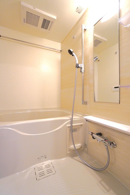 バス・シャワールーム　※写真は同タイプ住戸です。