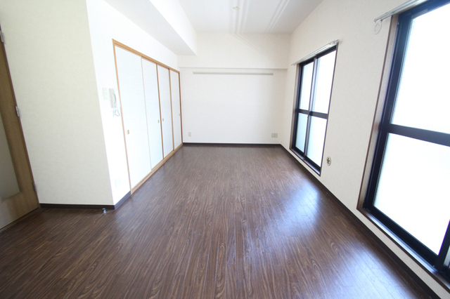 居室・リビング　広さのあるリビングです！