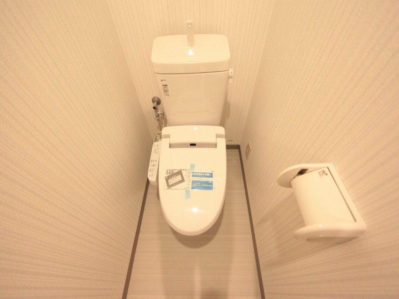 トイレ　温水洗浄便座付トイレ