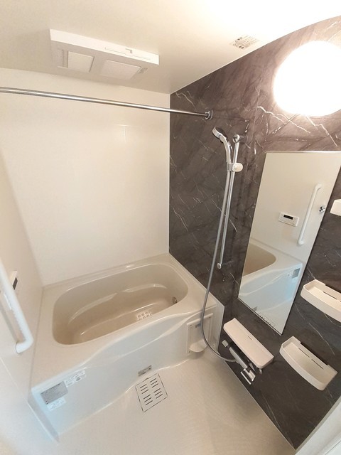 バス・シャワールーム　同マンションシリ－ズ参照