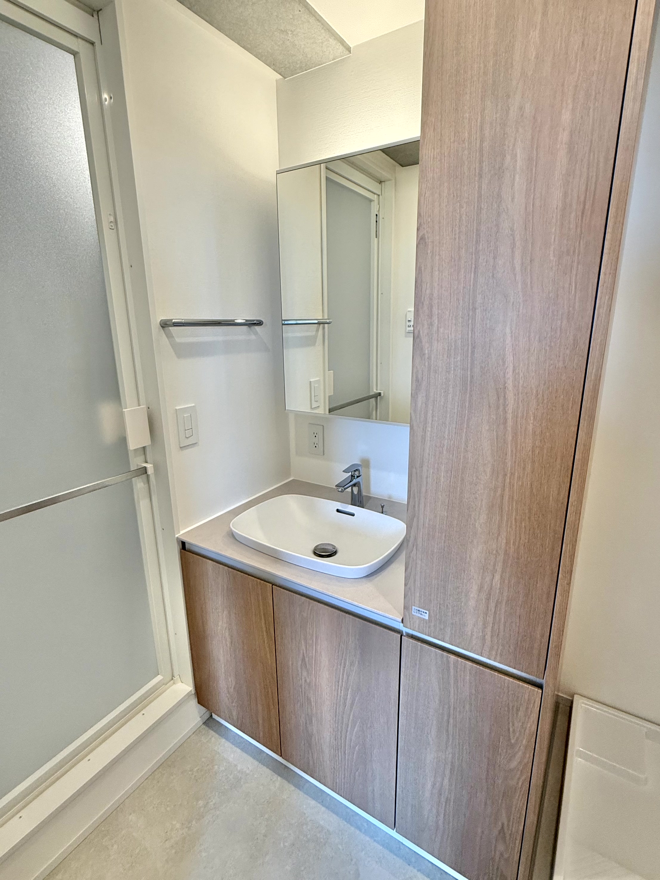 洗面設備　独立洗面台。他、浴室換気乾燥暖房機、２４H換気…等、設備充実