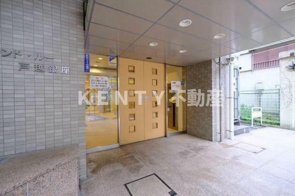 エントランス　建物の内部です