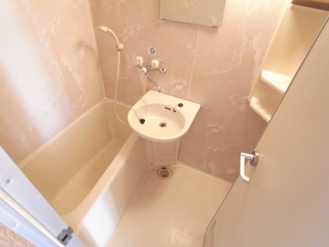 バス・シャワールーム　お風呂（同型写真）