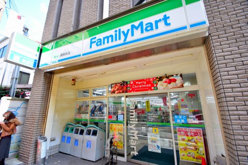 コンビニ　ファミリーマートあべの橋駅前店（コンビニ）まで160m
