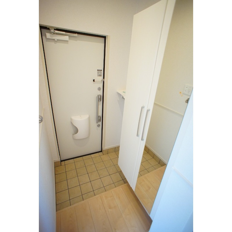 玄関　別部屋写真