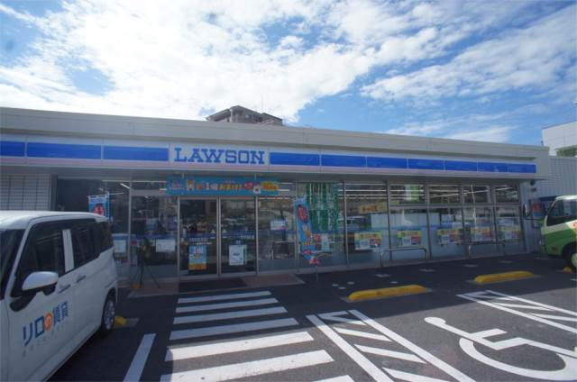 コンビニ　ローソン 八幡里中三丁目店（コンビニ）まで242m