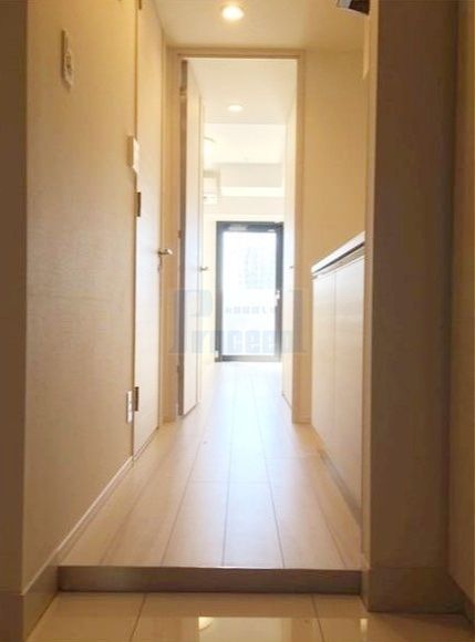 玄関　広々とした玄関部分