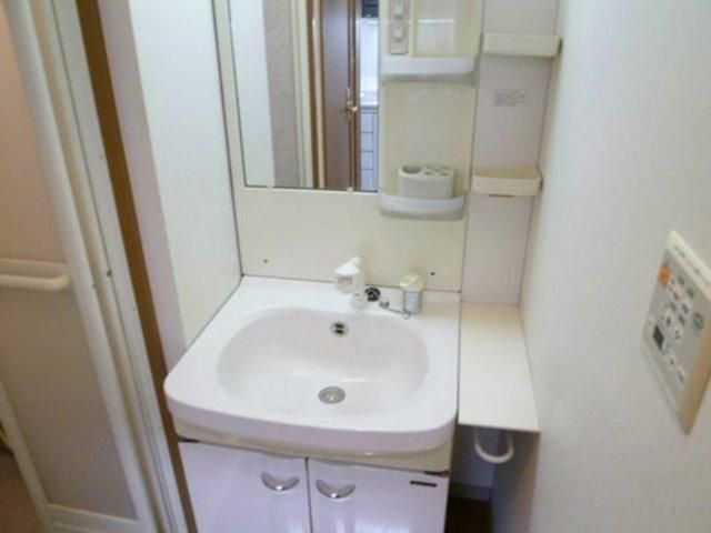 洗面設備　人気の独立洗面台完備