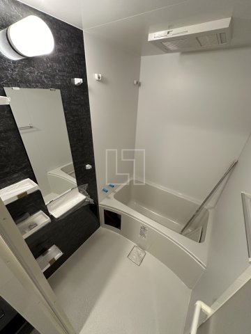 バス・シャワールーム　セレニテ難波グランデノール　浴室