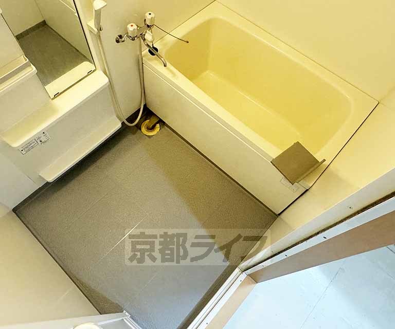 バス・シャワールーム　清潔感のあるバスルームです！