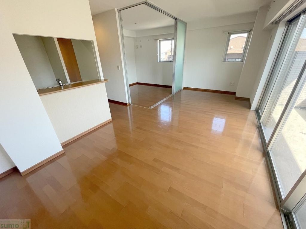 居室・リビング　玄関