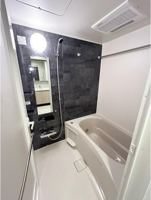 バス・シャワールーム　別部屋同間取り参考写真