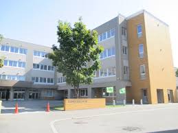 小学校　札幌市立信濃小学校（小学校）まで247m