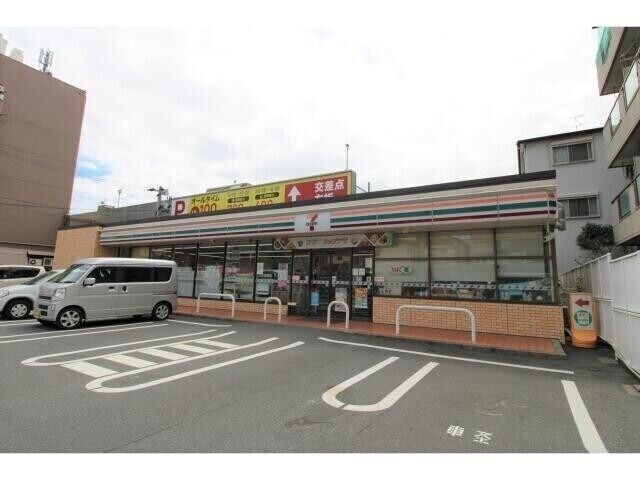 コンビニ　セブンイレブン鹿児島西田2丁目店（コンビニ）まで102m