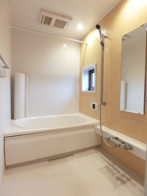 バス・シャワールーム　追い焚き付