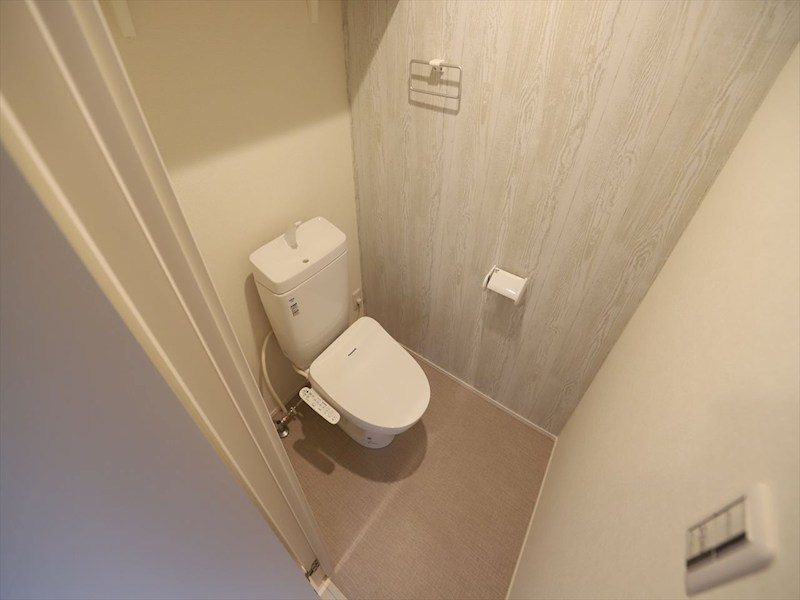 トイレ　温水洗浄暖房便座付トイレ　同仕様写真