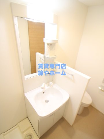 洗面設備　独立洗面台で身支度をすべて済ませてしまいましょう